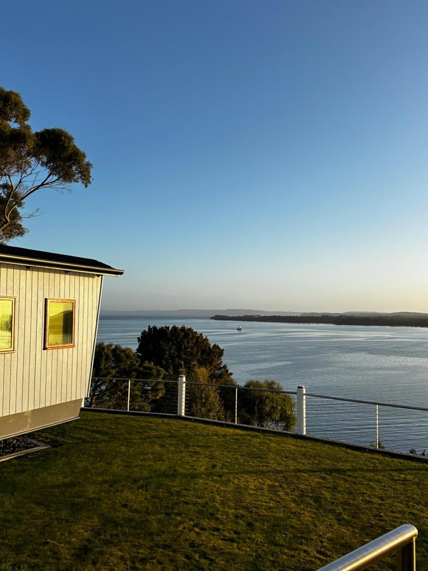 Wheelhouse Apartments Strahan Kültér fotó